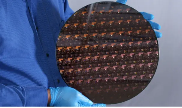 IBM lanza el chip mas pequeño del mundo